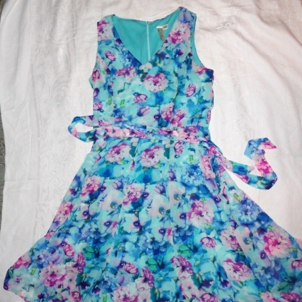 Flowy Spring Dress Full Skirt sz 8 Floral